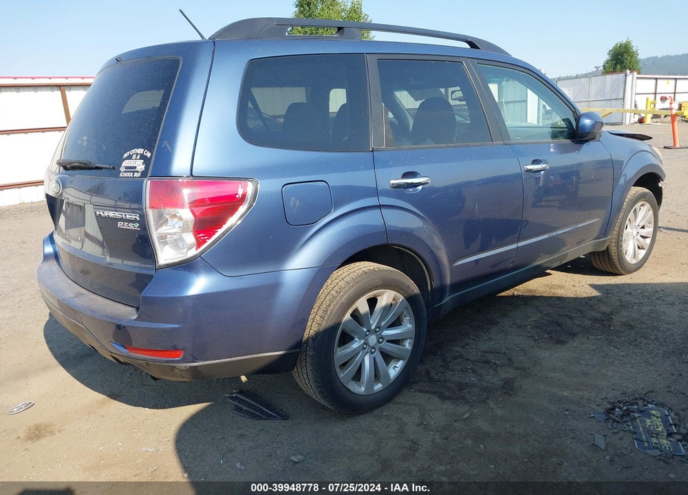 2011 SUBARU FORESTER 2.5X PREMIUM VIN: JF2SHADC1BH733630