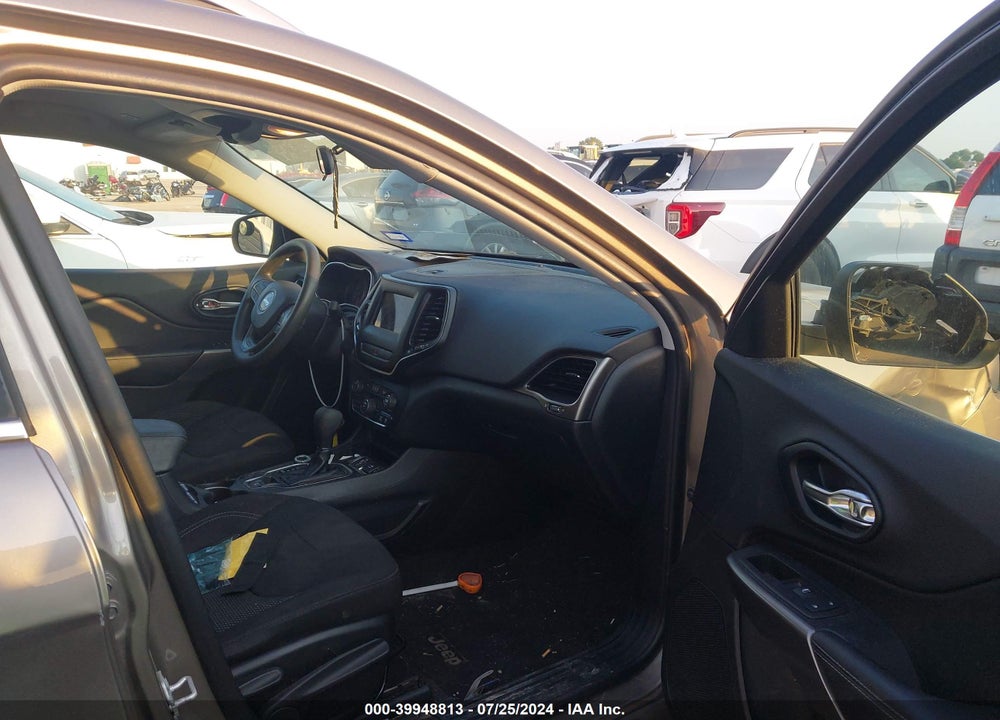 2019 JEEP CHEROKEE LATITUDE FWD VIN: 1C4PJLCB9KD114570