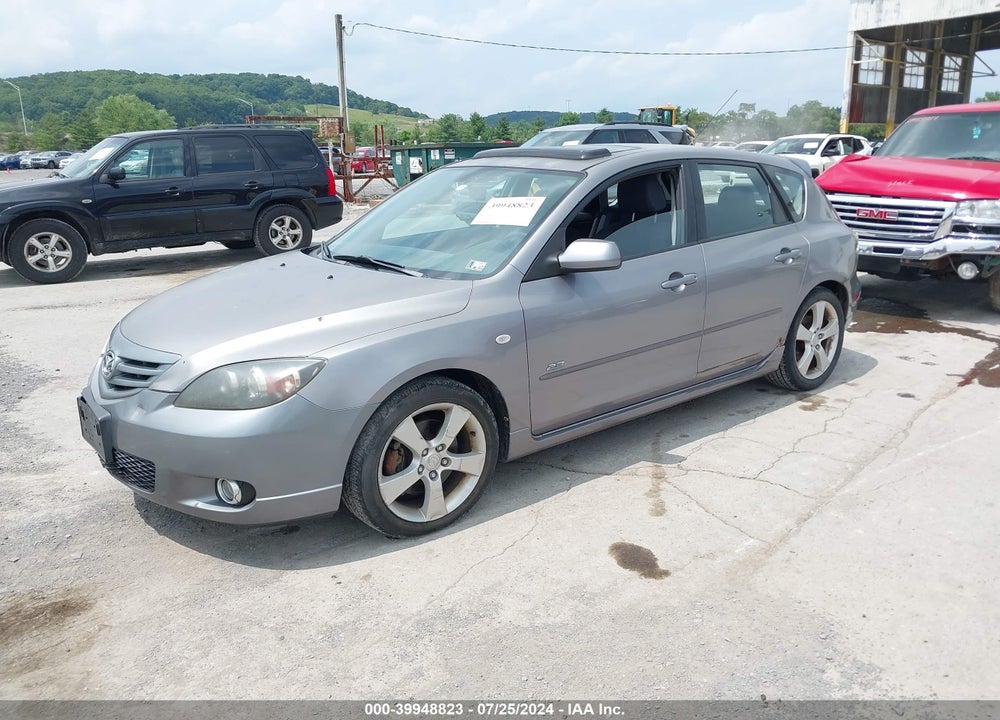 2005 MAZDA 3 S VIN: JM1BK343851218052