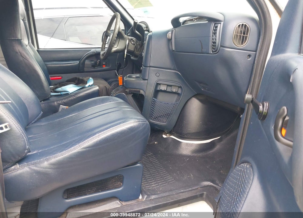 2000 CHEVROLET ASTRO VIN: 1GCDM19W5YB169336