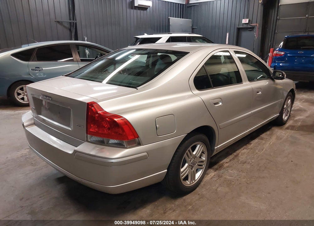 2007 VOLVO S60 2.5T VIN: YV1RS592372639369