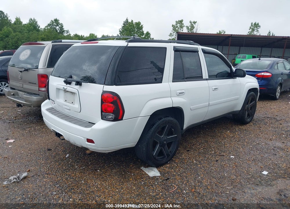 2008 CHEVROLET TRAILBLAZER LT VIN: 1GNDS13S682162513