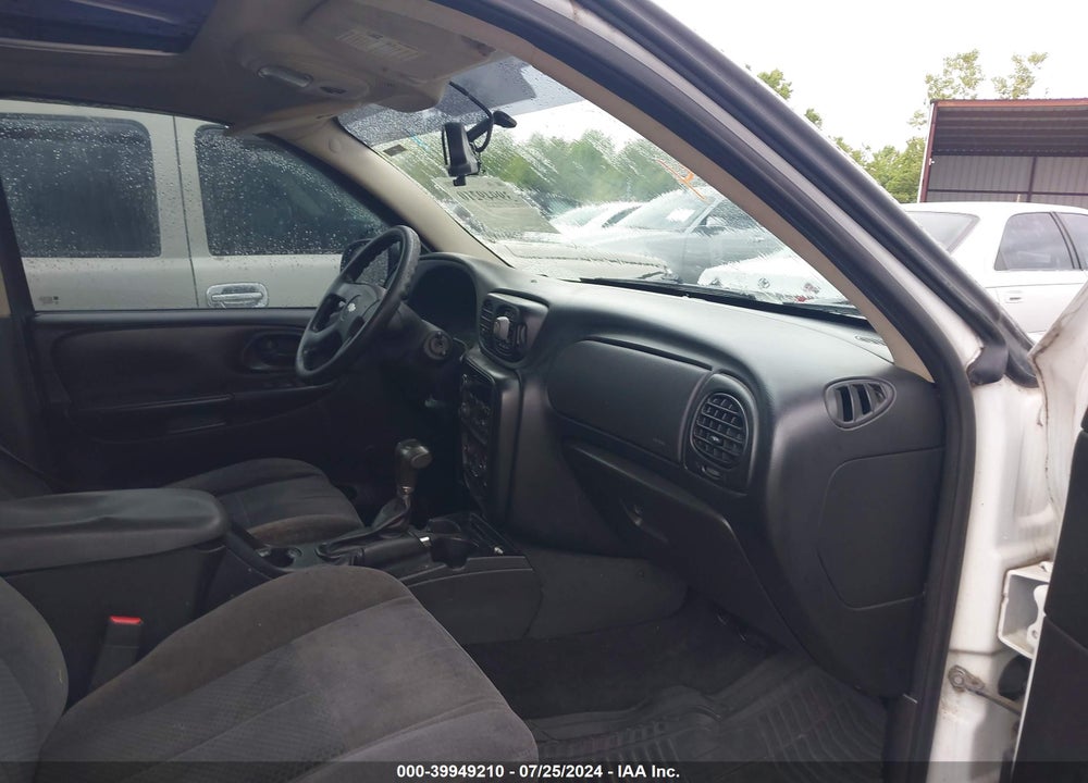 2008 CHEVROLET TRAILBLAZER LT VIN: 1GNDS13S682162513