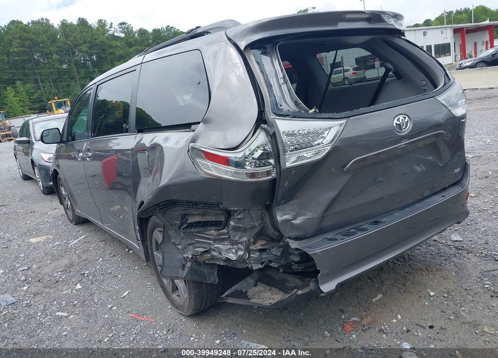 2017 TOYOTA SIENNA SE 8 PASSENGER VIN: 5TDXZ3DC1HS829548