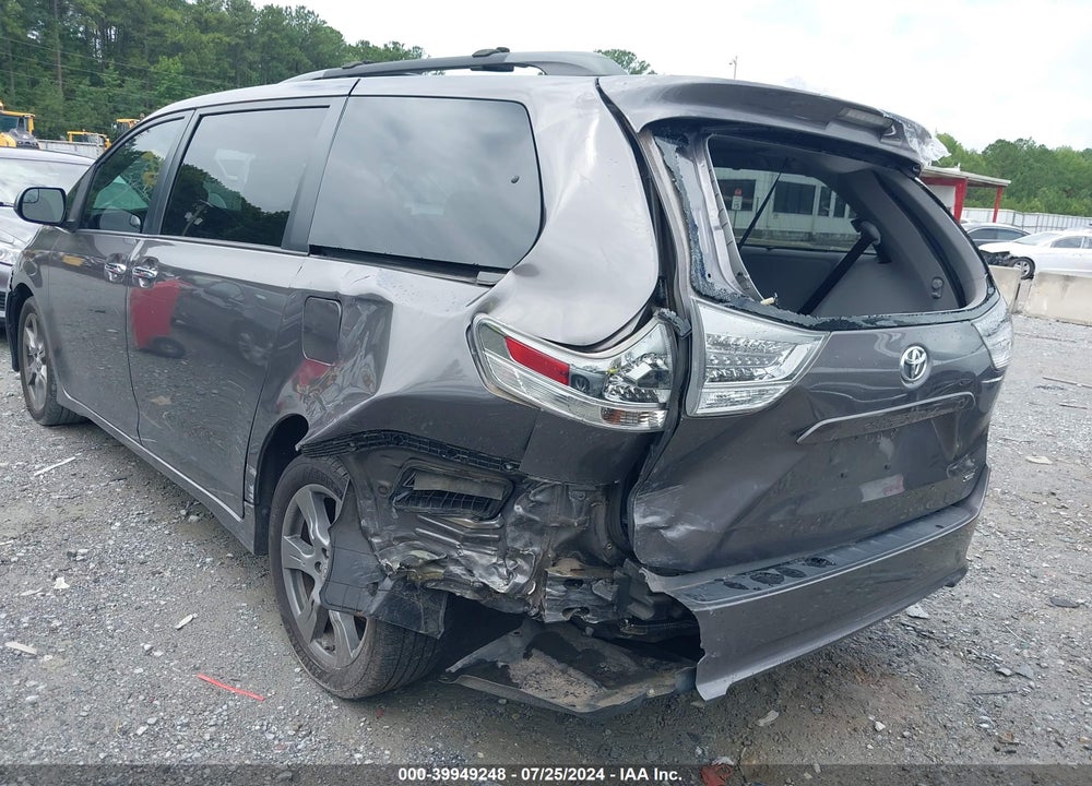 2017 TOYOTA SIENNA SE 8 PASSENGER VIN: 5TDXZ3DC1HS829548
