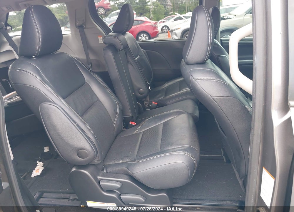 2017 TOYOTA SIENNA SE 8 PASSENGER VIN: 5TDXZ3DC1HS829548
