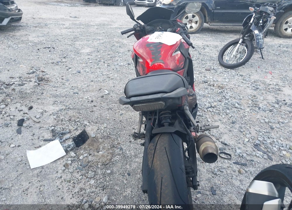 2018 HONDA CBR650 F VIN: MLHRC7401J5400202