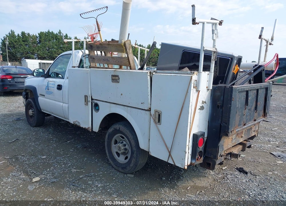 2005 CHEVROLET SILVERADO 2500HD LS/WORK TRUCK VIN: 1GBHC24U75E135915