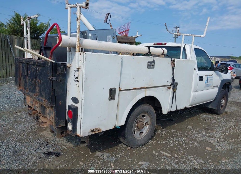 2005 CHEVROLET SILVERADO 2500HD LS/WORK TRUCK VIN: 1GBHC24U75E135915