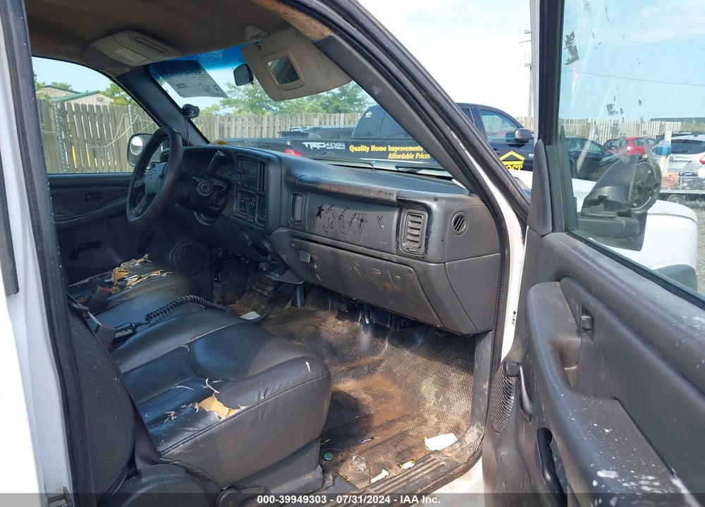 2005 CHEVROLET SILVERADO 2500HD LS/WORK TRUCK VIN: 1GBHC24U75E135915