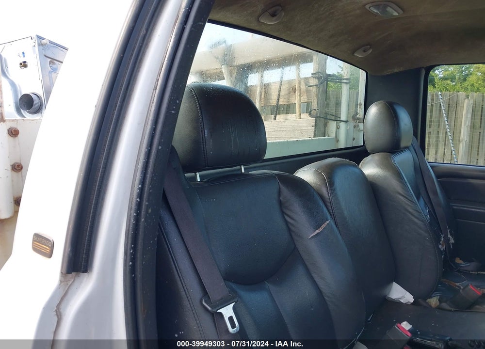 2005 CHEVROLET SILVERADO 2500HD LS/WORK TRUCK VIN: 1GBHC24U75E135915