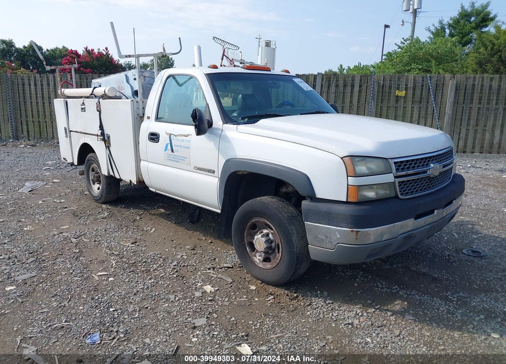2005 CHEVROLET SILVERADO 2500HD LS/WORK TRUCK VIN: 1GBHC24U75E135915