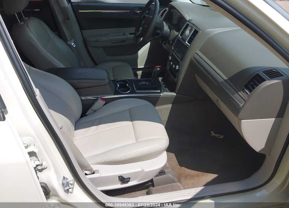 2010 CHRYSLER 300 TOURING/SIGNATURE SERIES/EXECUTIVE SERIES VIN: 2C3CA5CV4AH135515