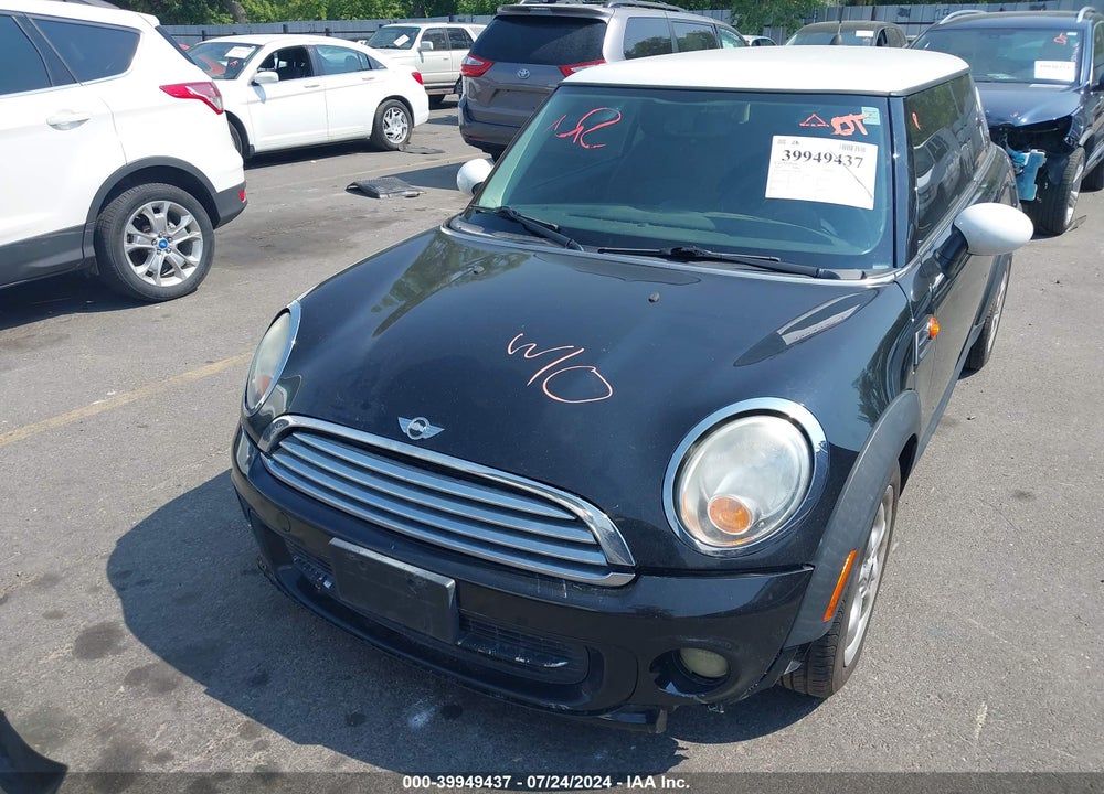 2011 MINI COOPER VIN: WMWSU3C5XBT184335
