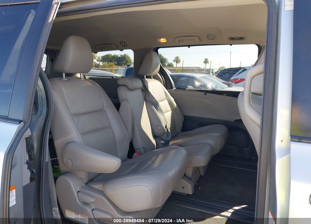 2019 TOYOTA SIENNA XLE 8 PASSENGER VIN: 5TDYZ3DC6KS970739