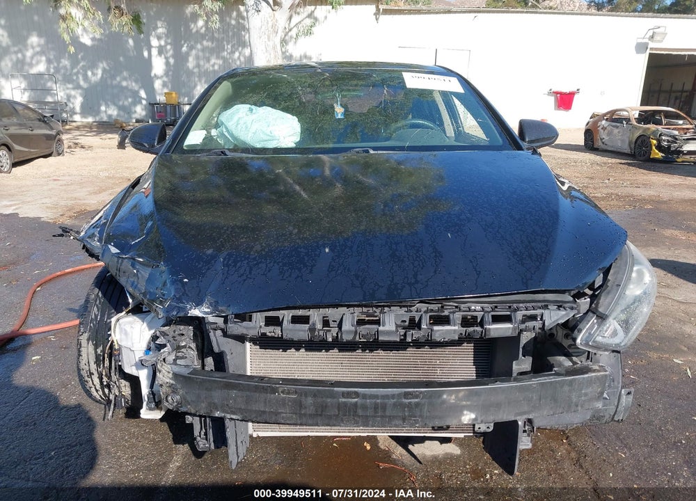 2018 HYUNDAI ELANTRA SEL VIN: KMHD84LF5JU628059