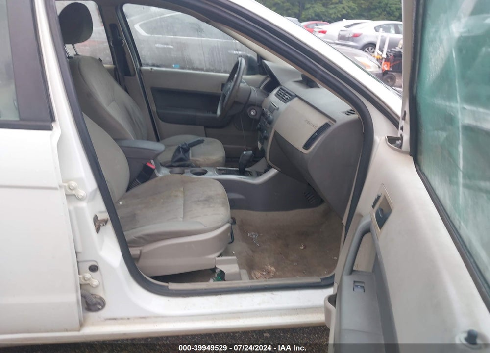 2011 FORD FOCUS SE VIN: 1FAHP3FN0BW203950