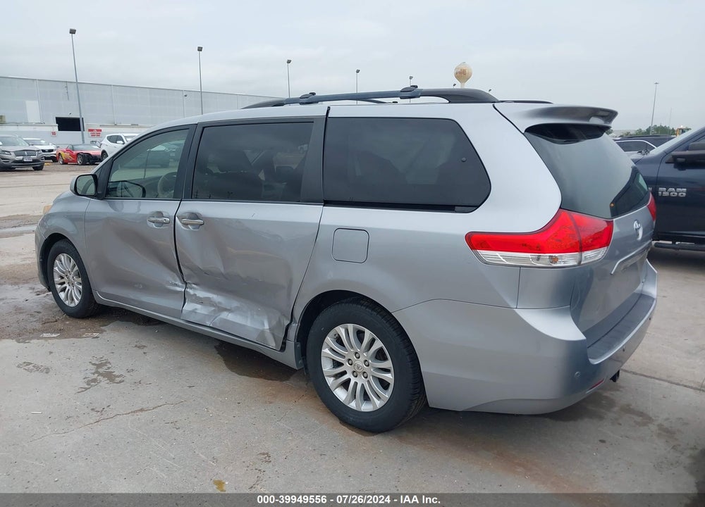 2011 TOYOTA SIENNA LIMITED V6/XLE V6/XLE V6 AUTO ACCESS SEAT VIN: 5TDYK3DC9BS023344