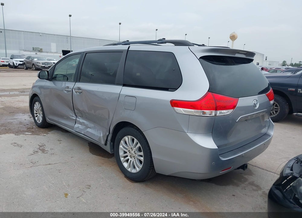 2011 TOYOTA SIENNA LIMITED V6/XLE V6/XLE V6 AUTO ACCESS SEAT VIN: 5TDYK3DC9BS023344