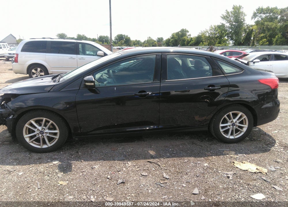 2015 FORD FOCUS SE VIN: 1FADP3F28FL340159
