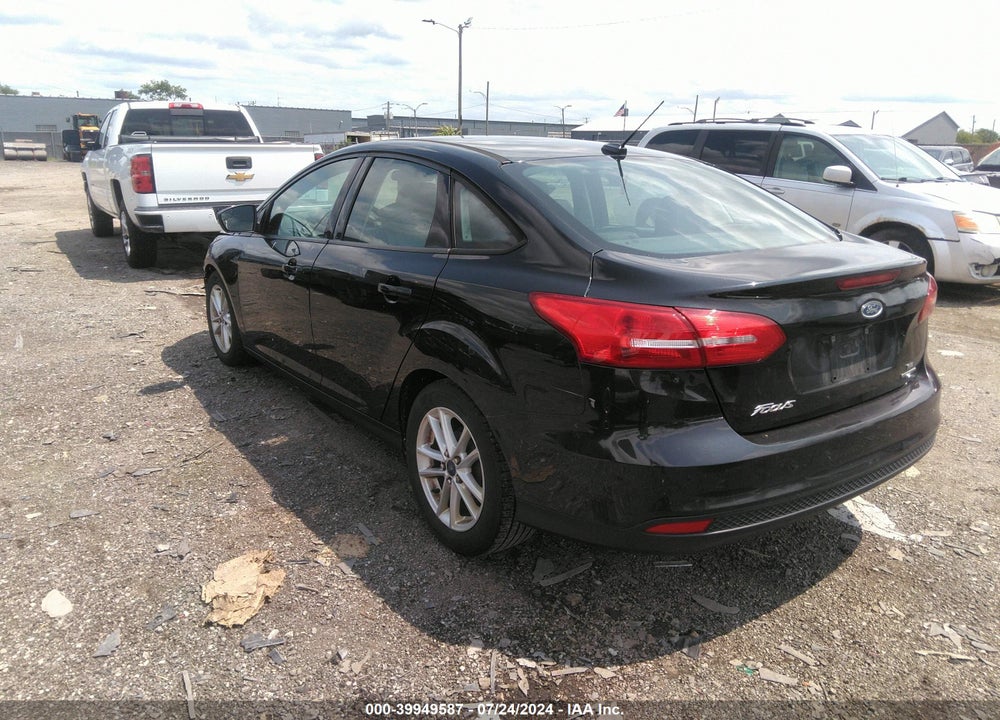 2015 FORD FOCUS SE VIN: 1FADP3F28FL340159
