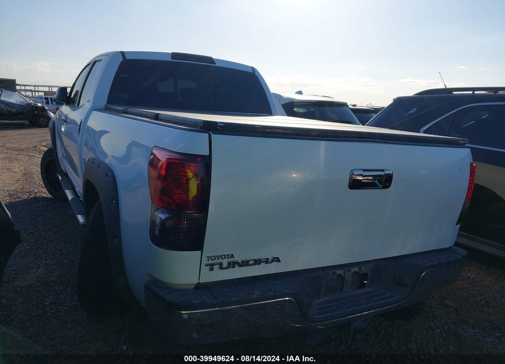 2011 TOYOTA TUNDRA GRADE 5.7L V8 VIN: 5TFRY5F17BX100443
