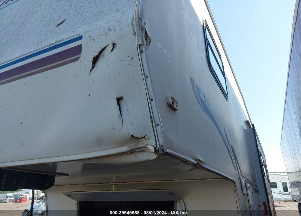 2000 CITATION 5TH WHEEL VIN: 1CNFD7625YM002133