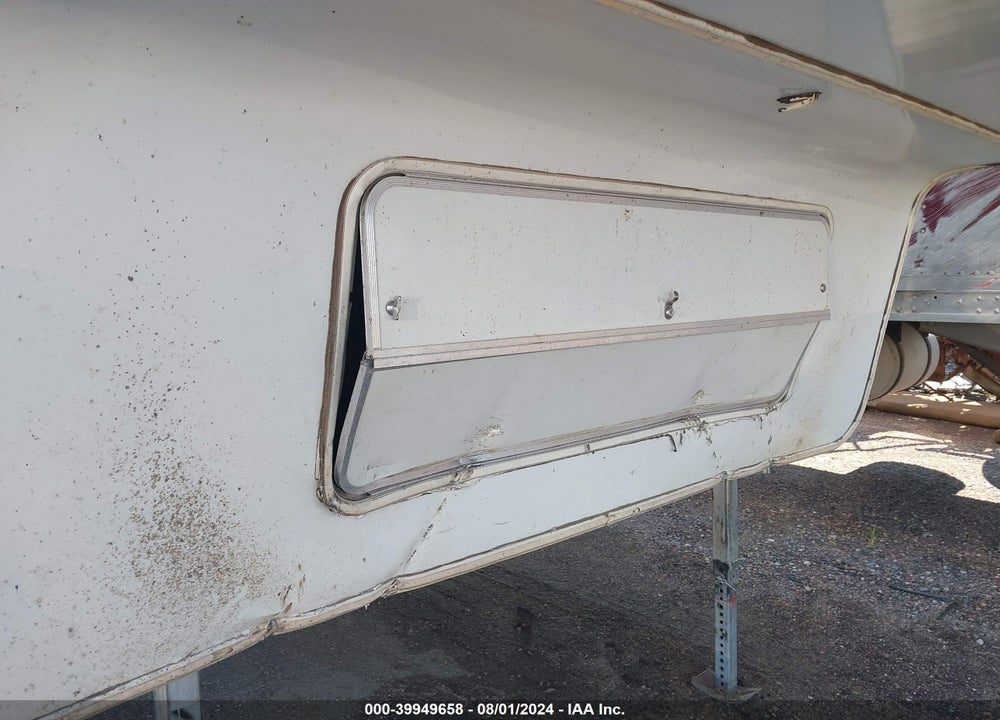 2000 CITATION 5TH WHEEL VIN: 1CNFD7625YM002133