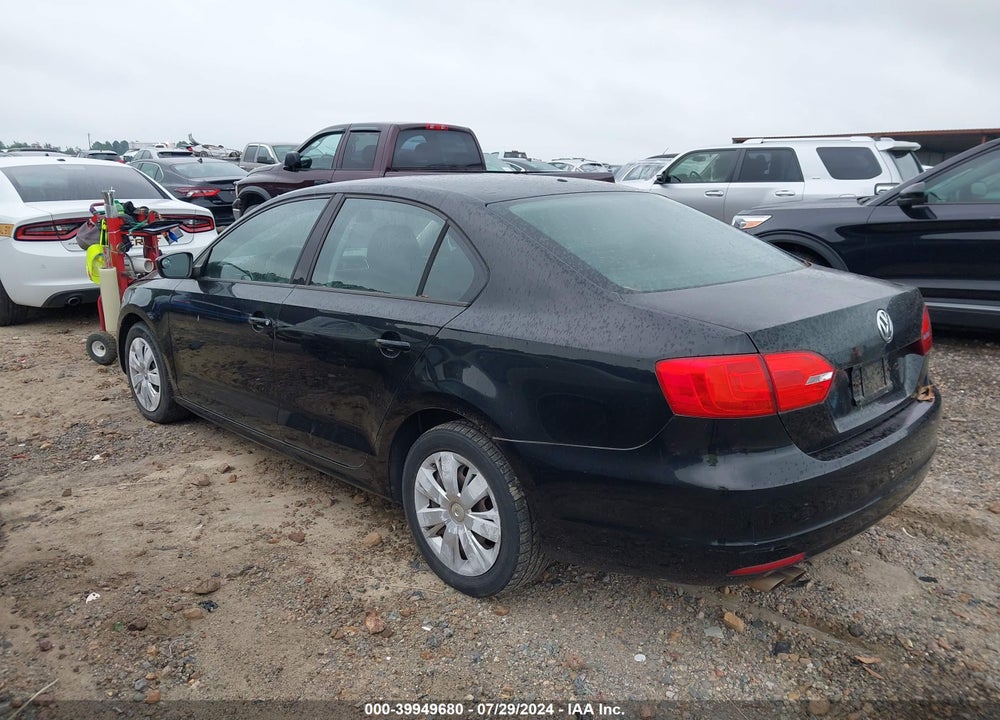 2011 VOLKSWAGEN JETTA 2.0L S VIN: 3VW2K7AJ6BM019068
