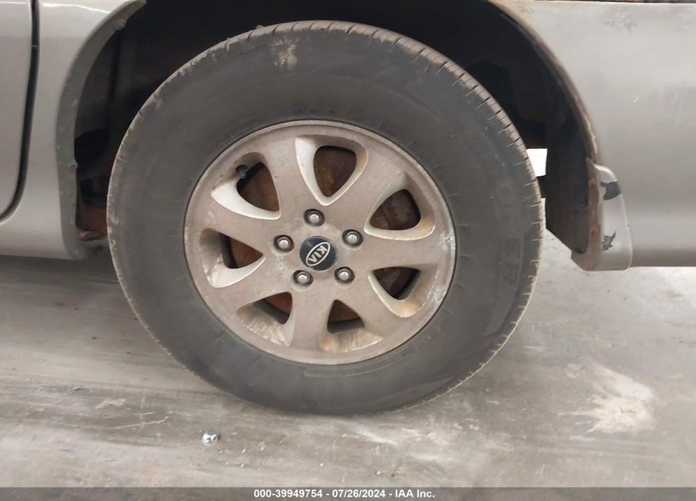 2005 KIA SEDONA EX/LX VIN: KNDUP131356668841