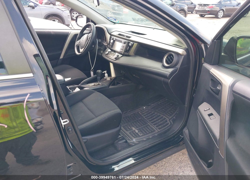 2013 TOYOTA RAV4 XLE VIN: 2T3WFREV6DW026489