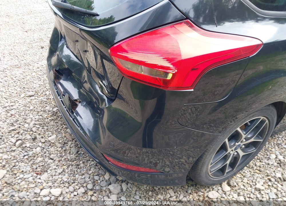 2015 FORD FOCUS SE VIN: 1FADP3K25FL373710