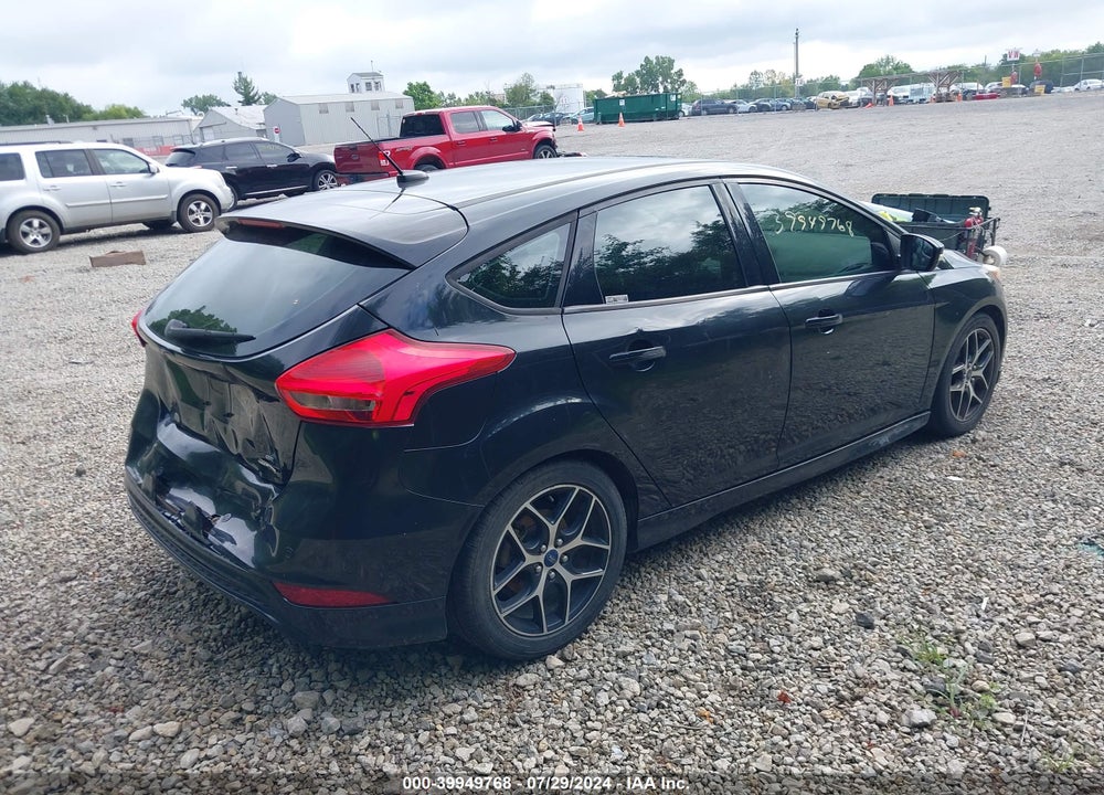 2015 FORD FOCUS SE VIN: 1FADP3K25FL373710