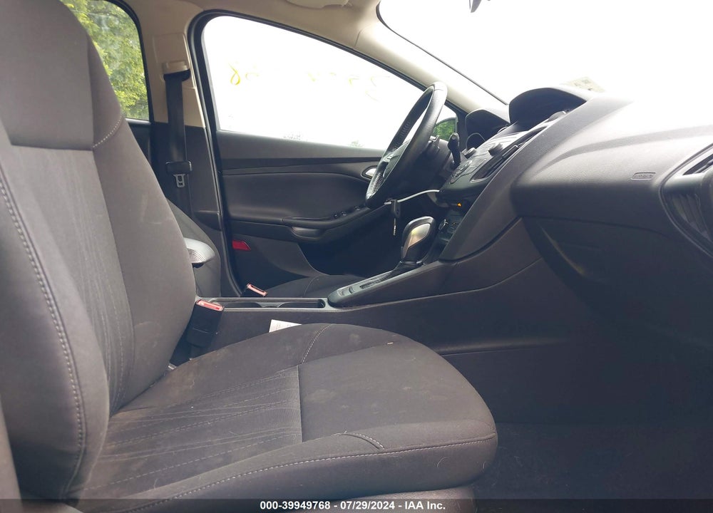 2015 FORD FOCUS SE VIN: 1FADP3K25FL373710