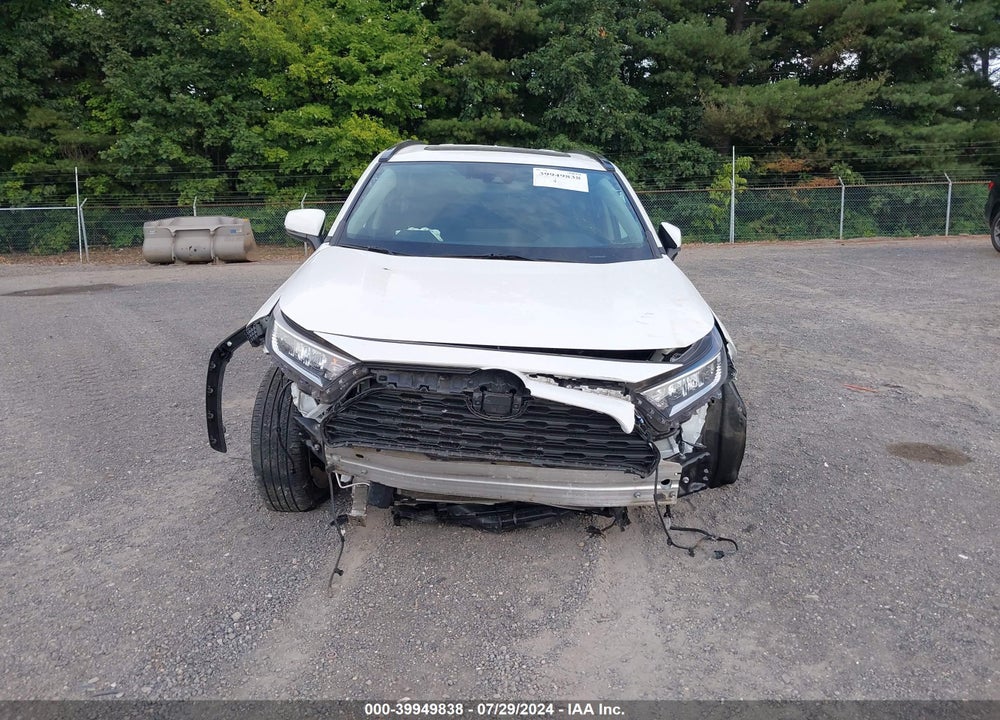 2021 TOYOTA RAV4 XLE VIN: 2T3P1RFV5MC208056