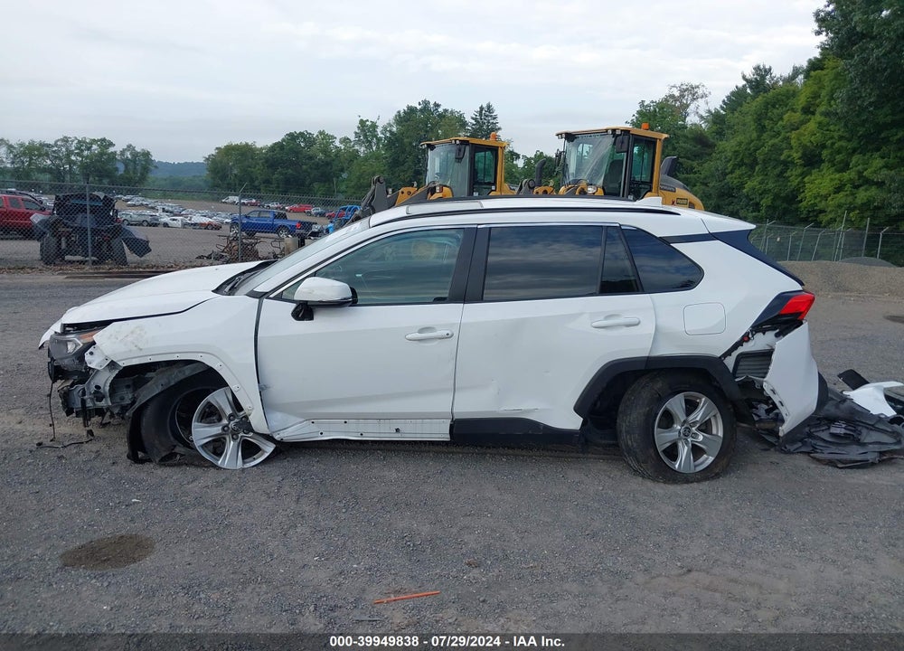 2021 TOYOTA RAV4 XLE VIN: 2T3P1RFV5MC208056