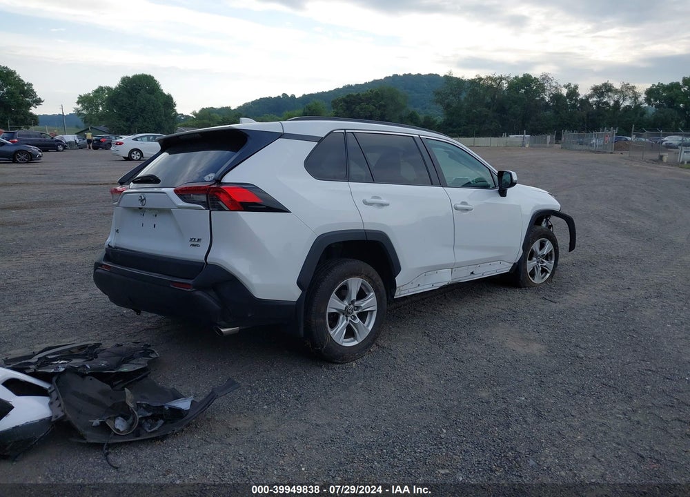 2021 TOYOTA RAV4 XLE VIN: 2T3P1RFV5MC208056
