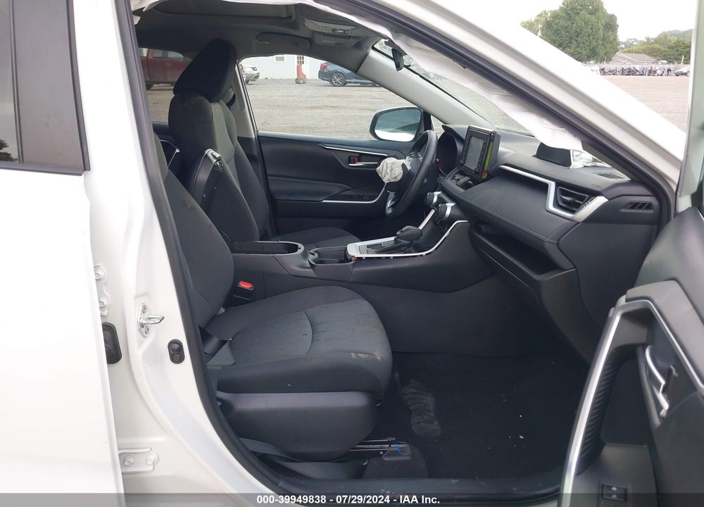 2021 TOYOTA RAV4 XLE VIN: 2T3P1RFV5MC208056