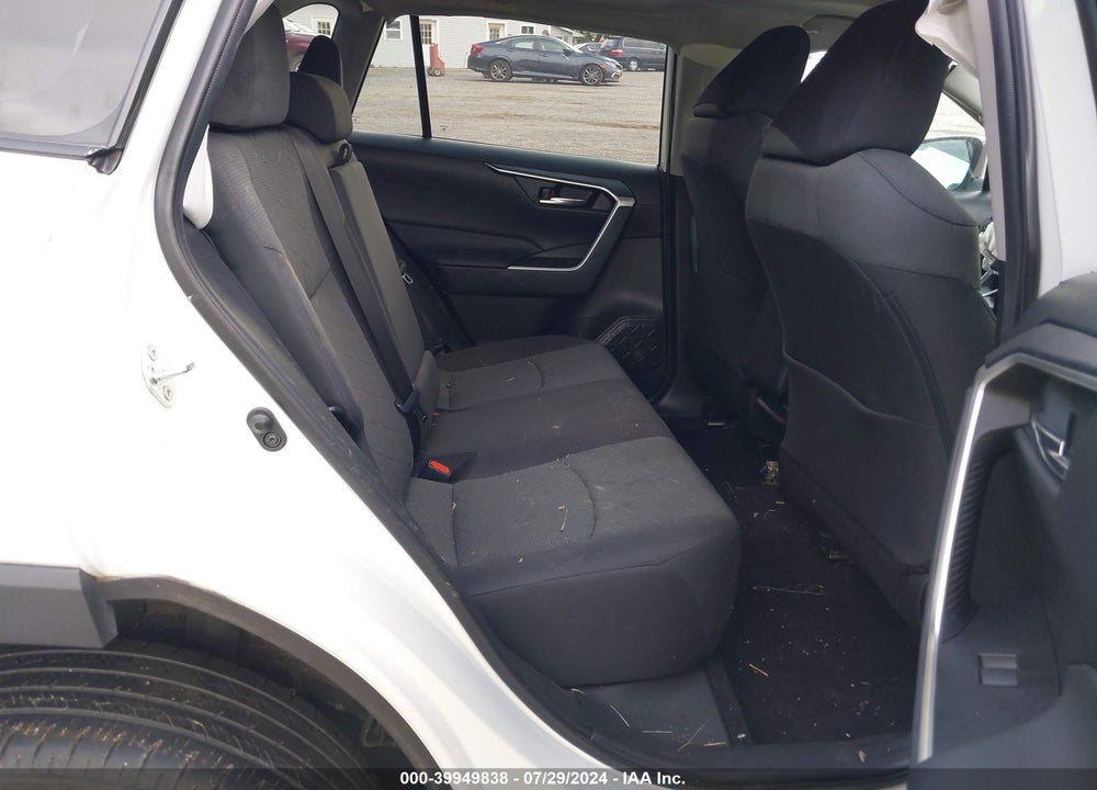 2021 TOYOTA RAV4 XLE VIN: 2T3P1RFV5MC208056
