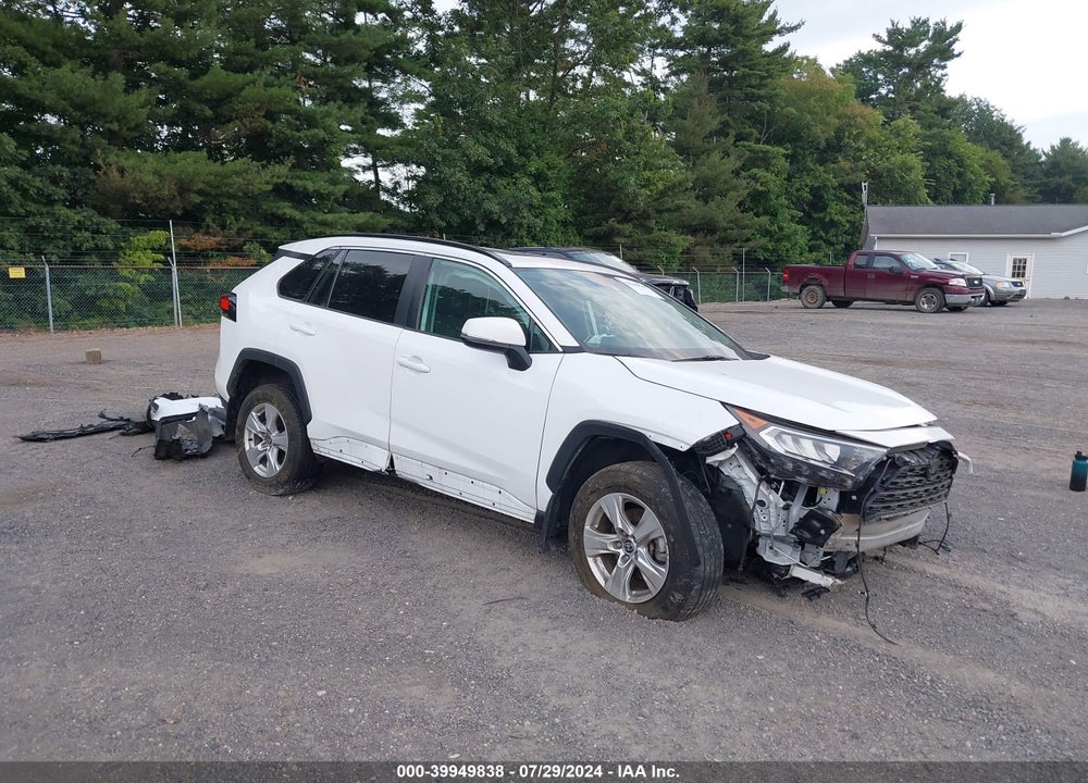 2021 TOYOTA RAV4 XLE VIN: 2T3P1RFV5MC208056
