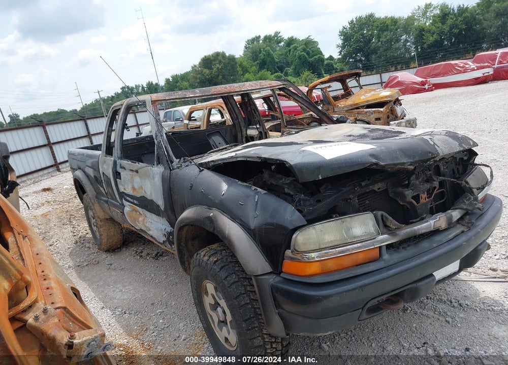 2002 CHEVROLET S-10 LS VIN: 1GCCT19W728259249