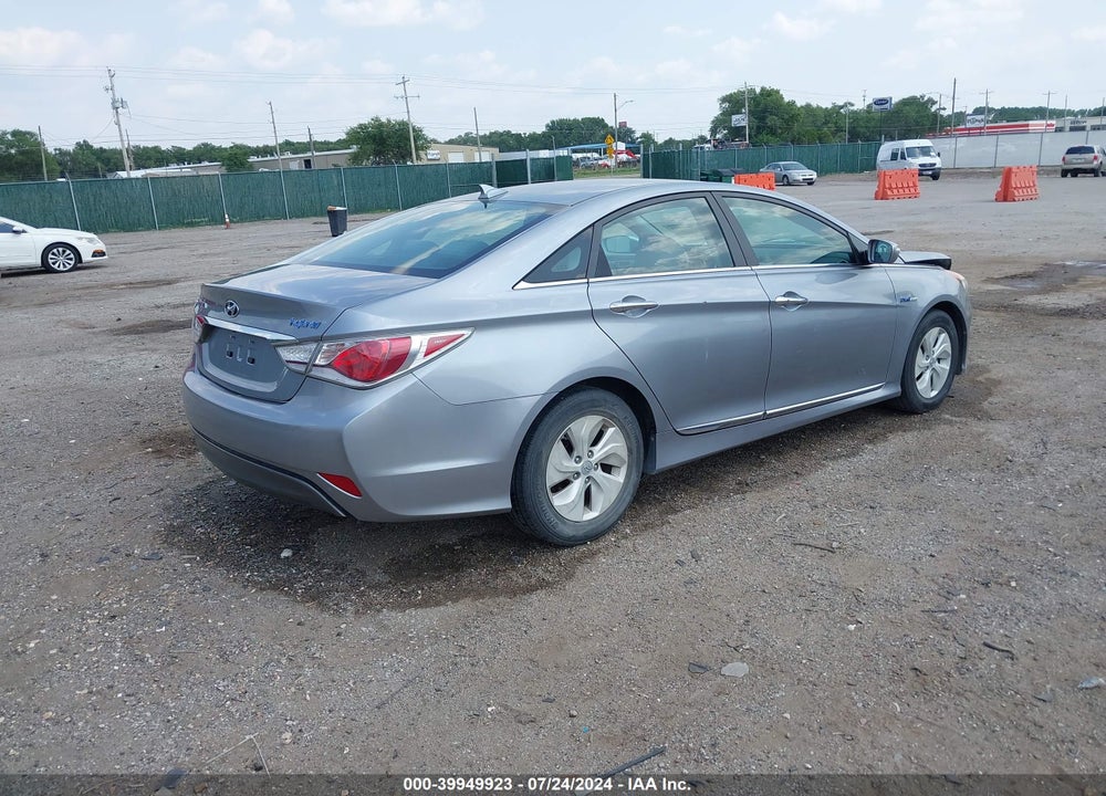 2014 HYUNDAI SONATA HYBRID VIN: KMHEC4A4XEA113926