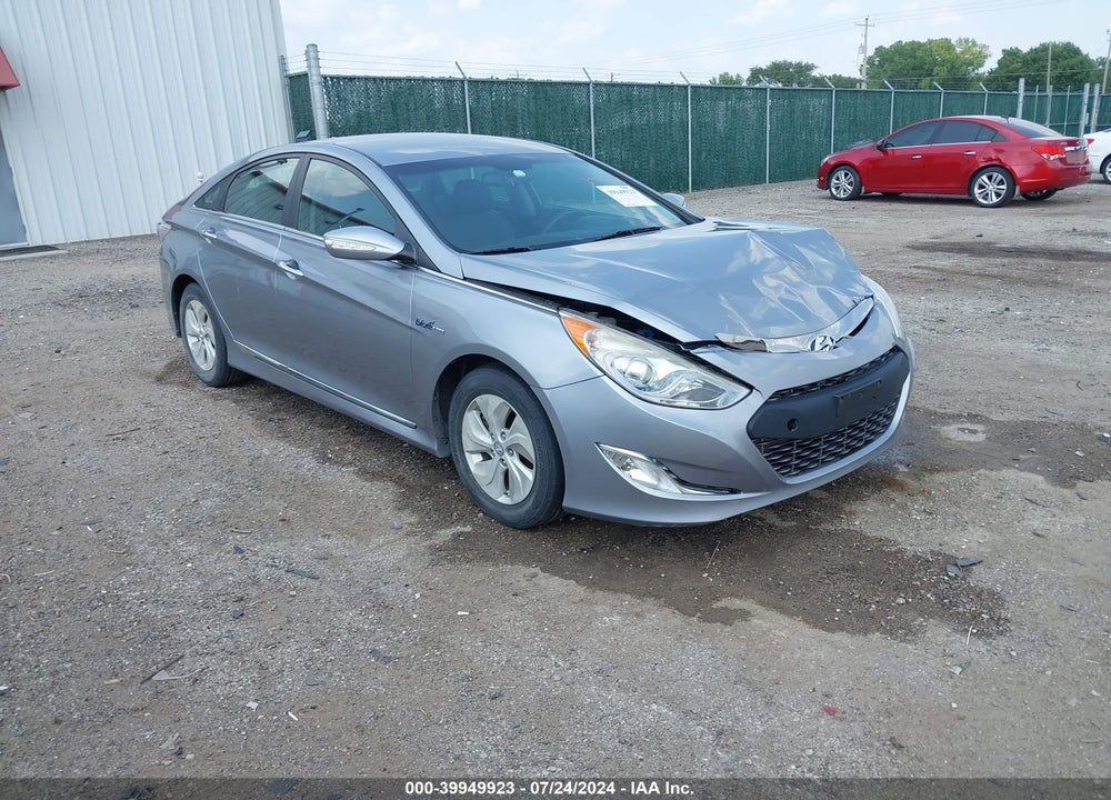 2014 HYUNDAI SONATA HYBRID VIN: KMHEC4A4XEA113926