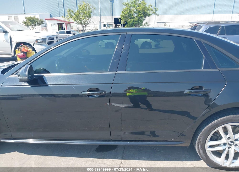 2017 AUDI A4 2.0T SEASON OF  PREMIUM VIN: WAUDNAF44HN041634