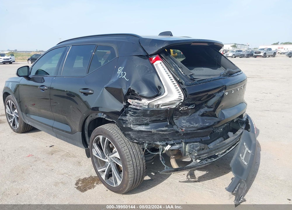 2021 VOLVO XC40 T5 R-DESIGN VIN: YV4162UM7M2567180