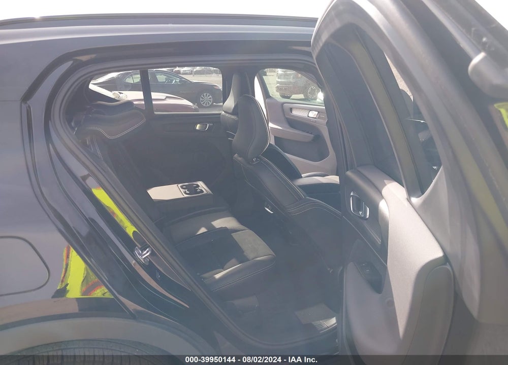 2021 VOLVO XC40 T5 R-DESIGN VIN: YV4162UM7M2567180