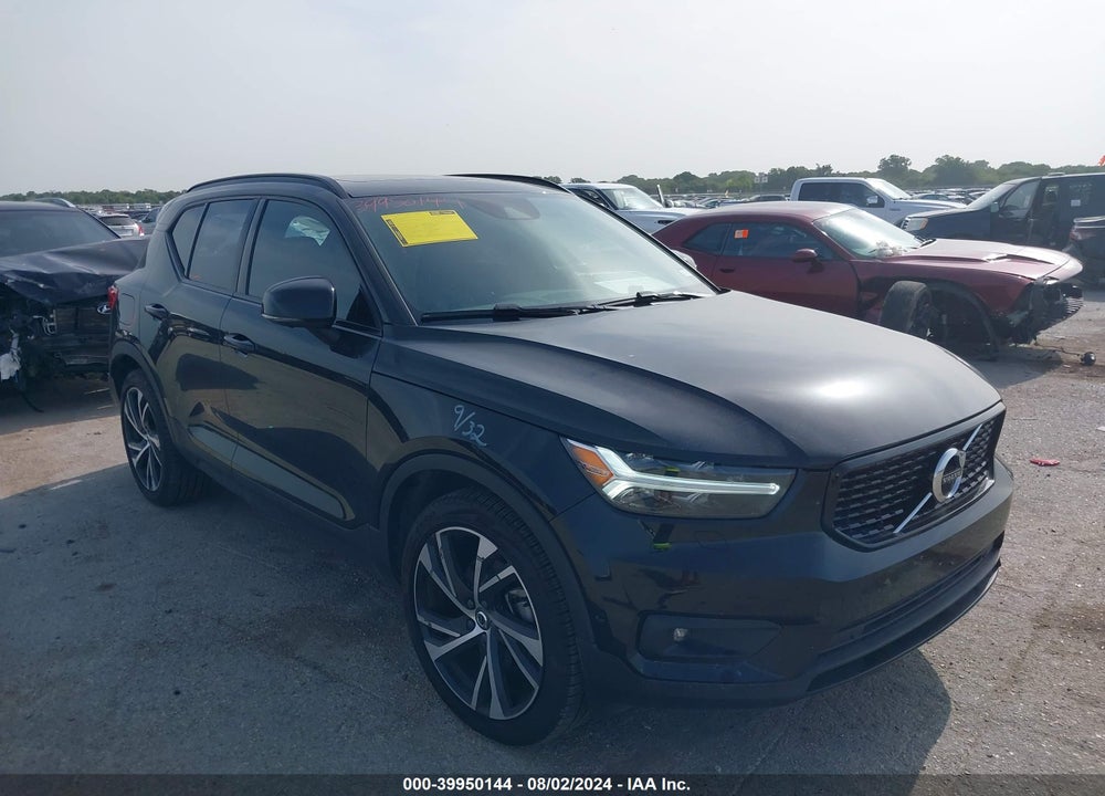 2021 VOLVO XC40 T5 R-DESIGN VIN: YV4162UM7M2567180
