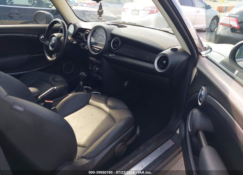 2012 MINI COOPER S CLUBMAN VIN: WMWZG3C51CTY38484