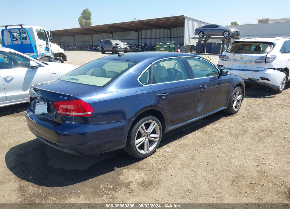 2014 VOLKSWAGEN PASSAT 2.0L TDI SE VIN: 1VWBN7A39EC056825