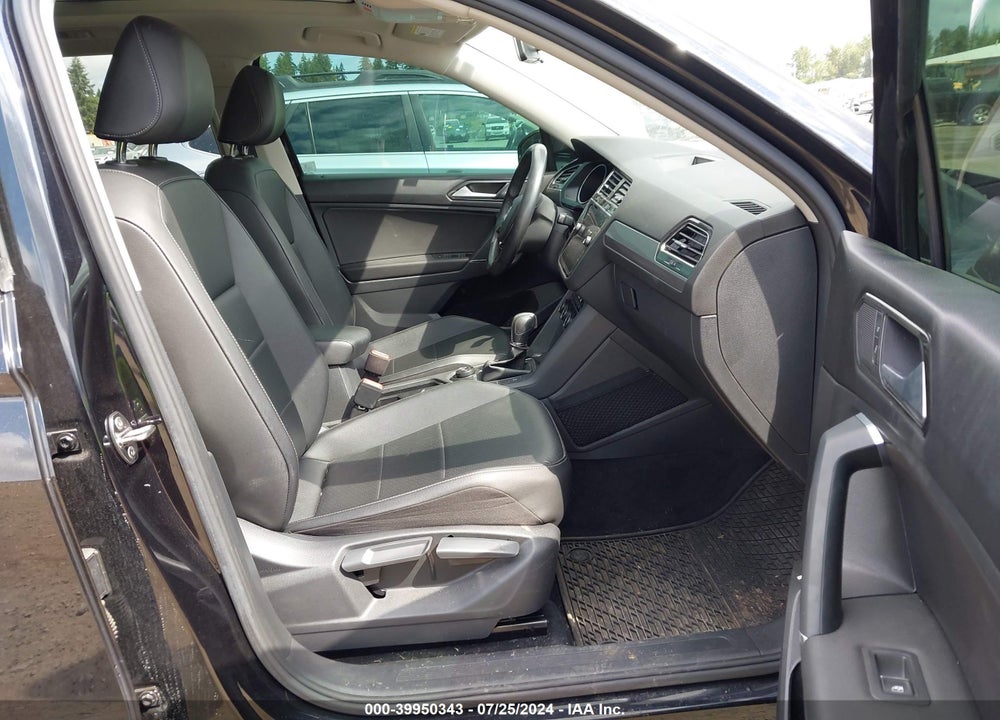 2018 VOLKSWAGEN TIGUAN 2.0T SE/2.0T SEL VIN: 3VV2B7AX5JM160236